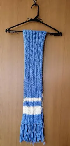 青と白のストライプニットマフラー