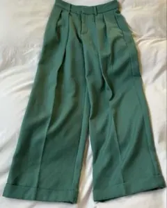 GU インタックワイドパンツ　グリーン　緑　レディース　パンツ　ズボン