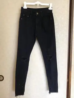 ダメージジーンズ　黒