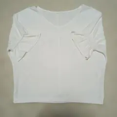 GU　ホワイト Vネック フリル袖 Tシャツ