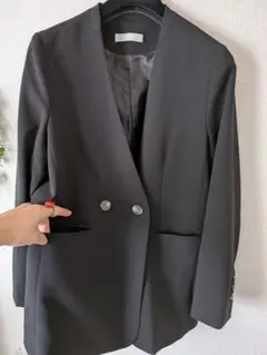 センスオブプレイス　黒ノーカラージャケット