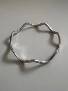シルバー バングル 波型