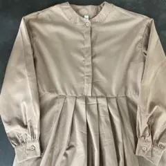 ベージュ 長袖 プリーツ ロングワンピース