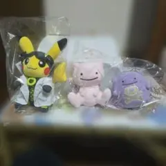 ポケモンセンター　しんかのいし ピッピ　ランプラー　ピカチュウ ポケモンセンター しんかのいし ピッピ ランプラー ピカチュウ - メルカリ