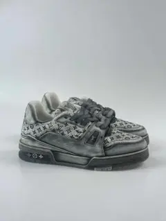 グレー パターン入り スニーカー