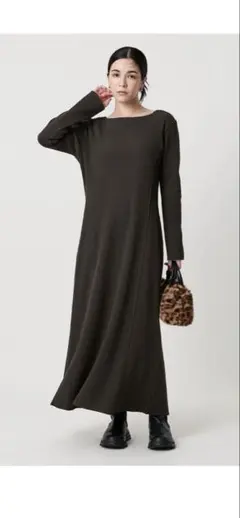 新品タグ付き　ダークブラウン 長袖Vネックカットソーワンピース