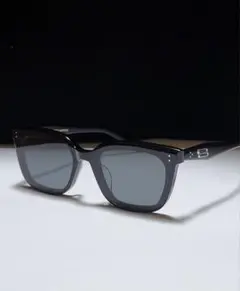 gentle monster MONDO サングラス ケース、レンズクロス付き - メルカリ