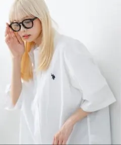 ユーエスポロアッスン　刺繍ロゴ半袖シャツのサムネイル