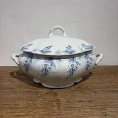 Item thumbnail for item 976db7c7-aadd-452a-b28a-556a7cf72cb2