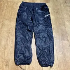 ナイロンパンツ