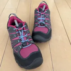 超美品 KEEN 22.5cm スニーカー トレッキングシューズ