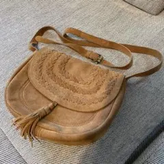 フリンジ付き　スエード　ショルダーバッグ