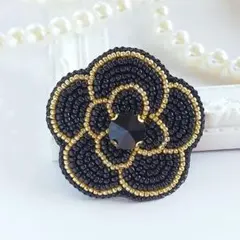ハンドメイド 【カメリア 黒系】 ビーズ 刺繍 ブローチ #9