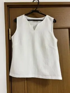 ホワイト ノースリーブトップスとロングスカート セットアップ