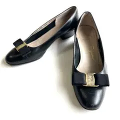 サルヴァトーレ フェラガモ　ヴァラリボン　レザー　パンプス　ヴィンテージ　黒