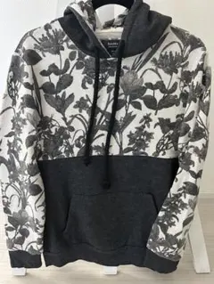 Bershka 花柄 フード付きパーカー Sのサムネイル