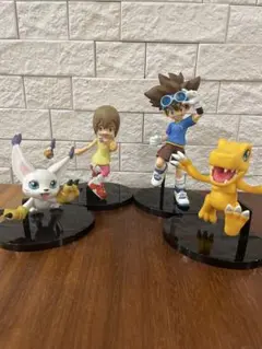 デジモン　dxfフィギュア　太一　アグモン　ヒカリ　テイルモン