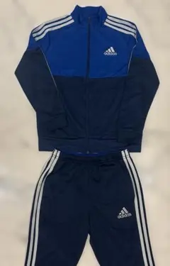 おすすめ美品adidasジャージ上下セットです 大変お得です