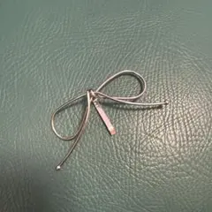 シルバーリボン型ヘアアクセサリー