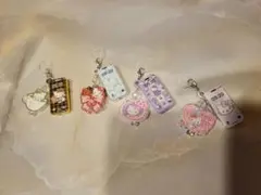 ハローキティ めじるしアクセサリー 4種セット