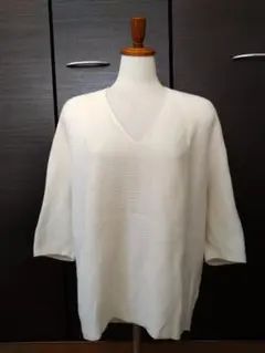 【UNIQLO】XL ホワイト Vネック ニット 五分丈 3Dニット