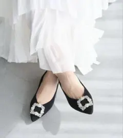 [箱付] LE TALON ポインテッドVカットビジューフラット 23㎝ 黒