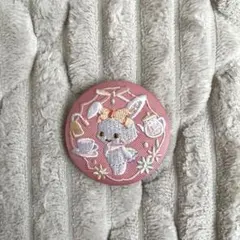 サンリオ刺繍缶バッジ　ウィッシュミーメル