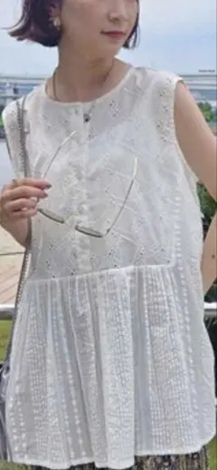 サマンサモスモスブルーmade in INDIA ノースリーブレースブラウス夏物