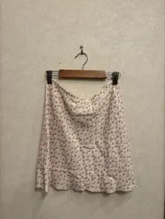 brandy melville 花柄 スカートのサムネイル
