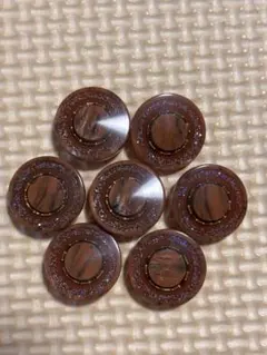 昭和レトロボタン　薄茶色　樹脂ボタン　キラキラ　金色メッキ加工品　18mm　7個