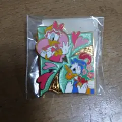 東京ディズニーシー入園記念ピンバッジ2004.3.14デイジードナルド