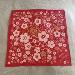 ミラコスタ限定 非売品 ハンカチ 50cm ディズニー ウェディング 赤 花柄のサムネイル