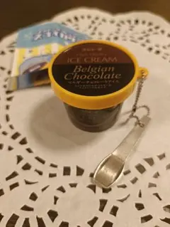 スジャータプレミアムアイスクリーム　スゴイカタイチャーム　ベルギーチョコレート