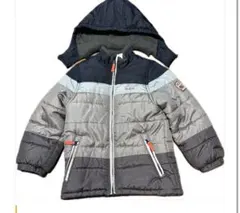 フード付きジャケット　120-130くらい