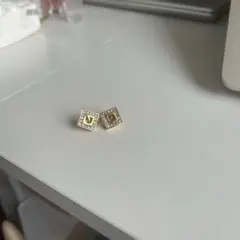 Givenchy ジバンシー ゴールド スクエア イヤリング