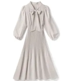 【値下げ済み‼️】ボウタイプリーツロングフレアワンピース