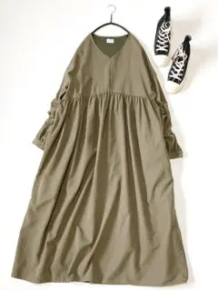 美品DOORSアーバンリサーチドアーズ秋カラーゆったりⅤネックギャザーワンピース