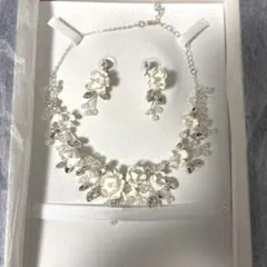 LoveTiara ガーデニア ネックレス＆ピアスセット ブライダルアクセサリー