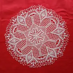 レース編み　ドイリー　ハンドメイド　テーブルセンター