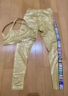 ズンバ　金色レギンスとブラトップセット