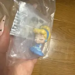 ディズニー肩ズンフィギュア（シンデレラ）