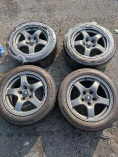 【引き取りのみ】32R 純正 16インチ 8J +30 タイヤホイール4本セットのサムネイル