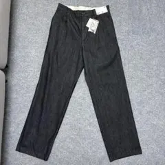 70 黒／ユニクロ C タックストレートパンツ デニム