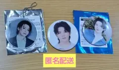 SEVENTEEN　Cafe缶バッジ　ガチャキーホルダー　ウジ