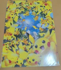 ポケモンセンター 限定配布 金のコイキング ピカチュウ クリアファイル