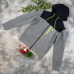 ✨NIKE ✨サイズ S パーカー グレー×ブラック ネオンカラー