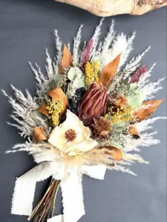 ミモザとプロテアのブーケ　ドライフラワースワッグ　インテリア　ウェディングブーケ