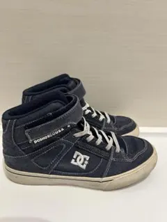 Item thumbnail for item d1bf7cc4-7b99-48ad-bc5a-7a7f8935680a