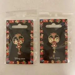 ディズニーストア　ピンバッジ　ミッキー　ミニー　チップ&デール