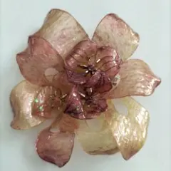 花のブローチ コサージュ 薄いピンク